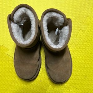 Kids uggs Size 1